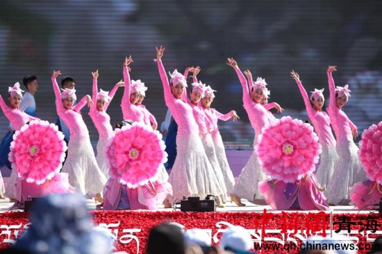 青海贵德黄河文化旅游节启幕